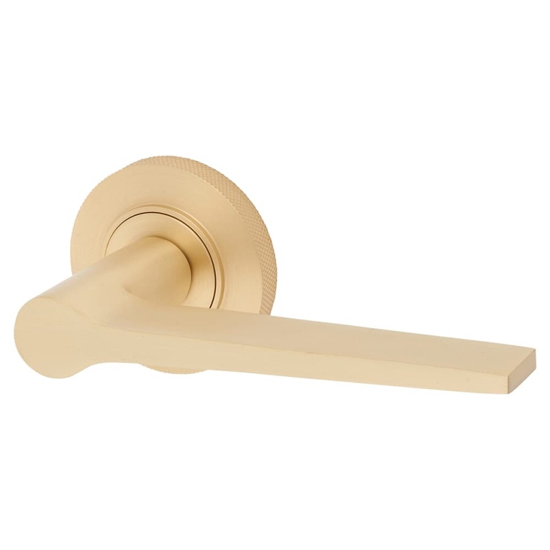 Burlington BUR20 by Frelan Knightsbridge Door Handle on Knurled Rose – Satin Brass