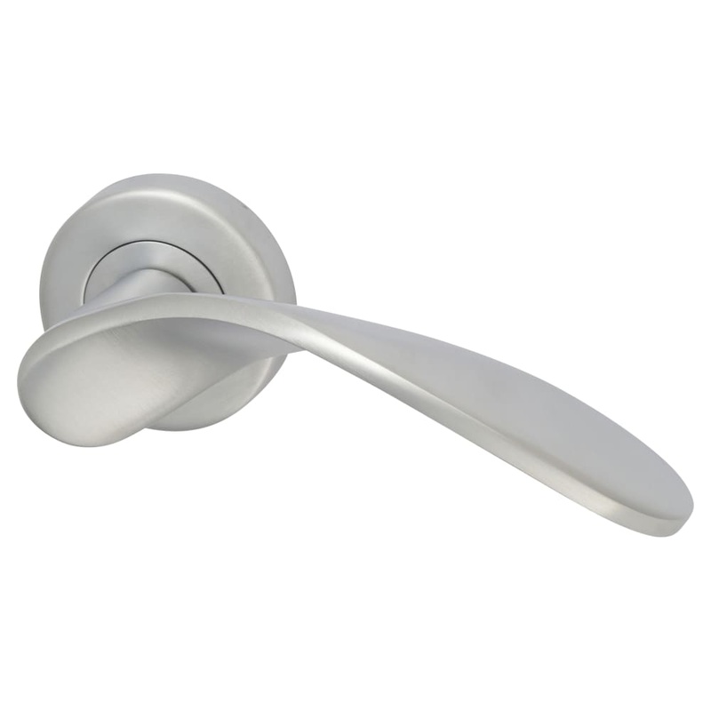 Heritage Brass by M Marcus Volo Door Handle on Rose – Satin Chrome